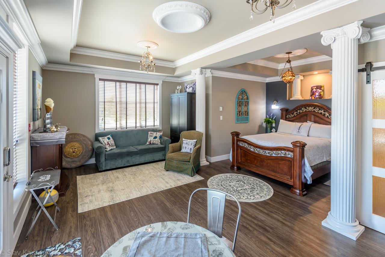 Brookside Inn Boutique Hotel Абботсфорд Екстер'єр фото